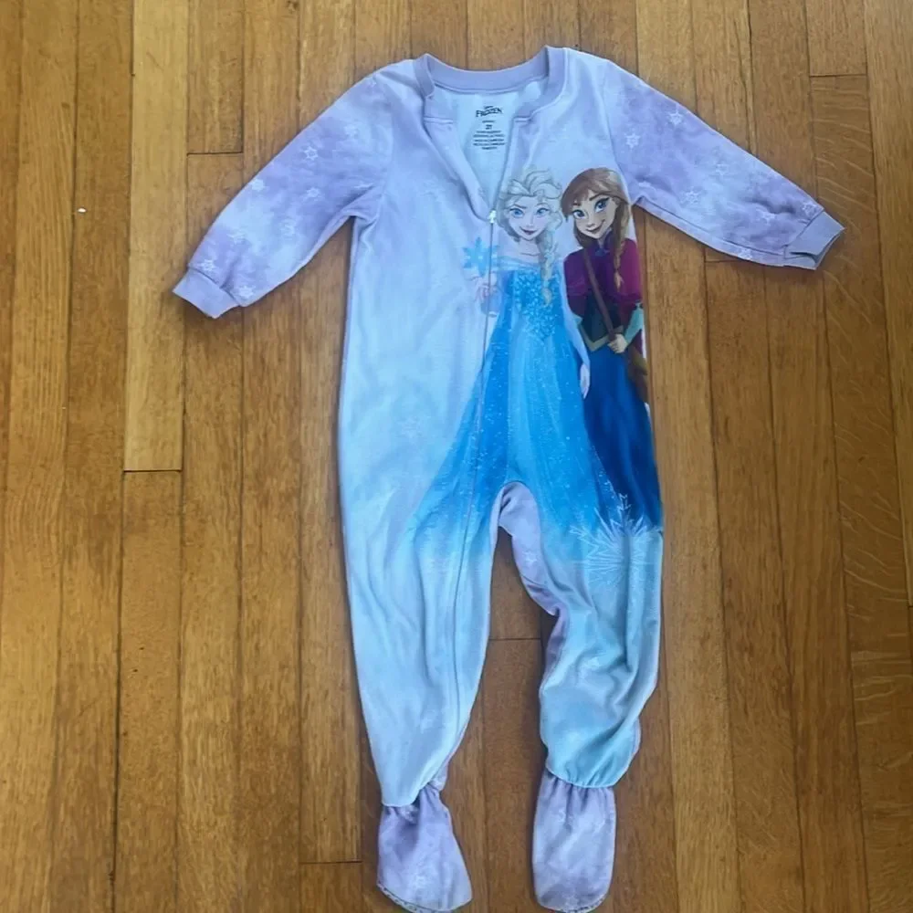 ❄️Disney’s Frozen 3 sets of Pajamas Bundle+Slippers! ❄️